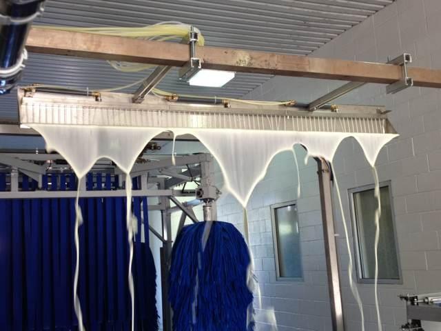 Autobase Tunnel Car Wash System Automatic With Three Color Wax Spraying